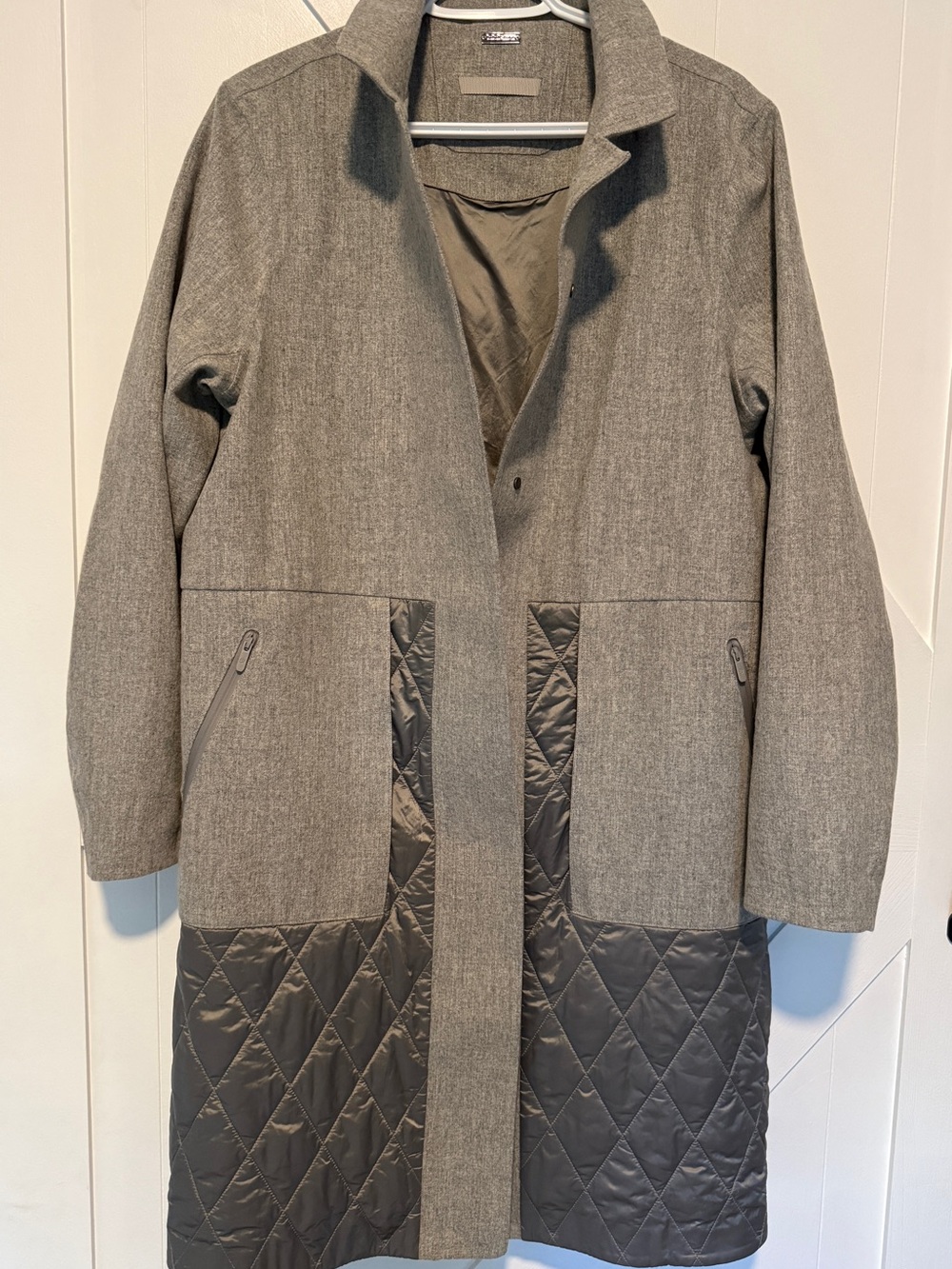 Lululemon Roam Far Wool Coat
Heathered Silver Graphite / Steam - Picture 14 of 14